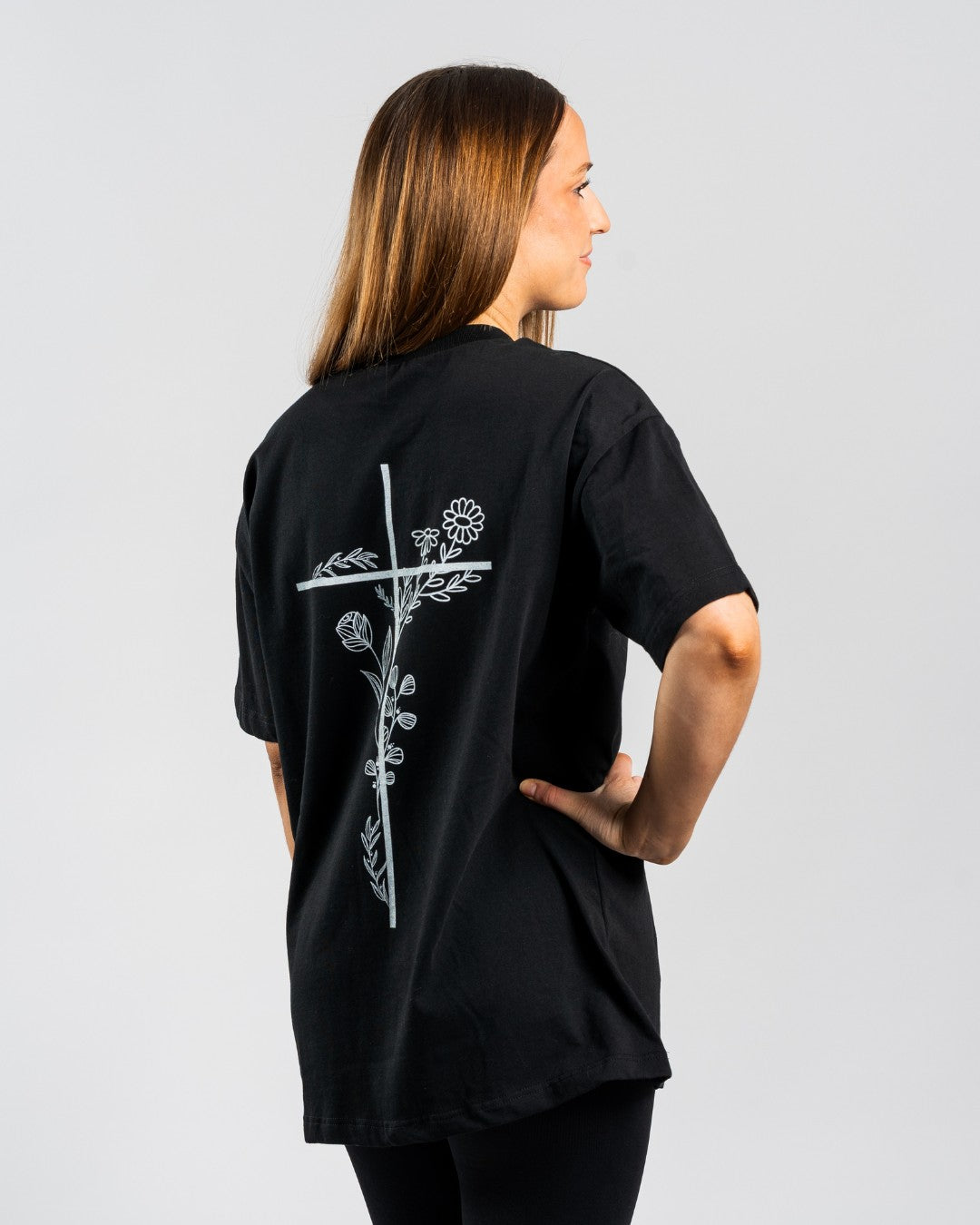 'Floral Cross' oversized T-shirt voor dames