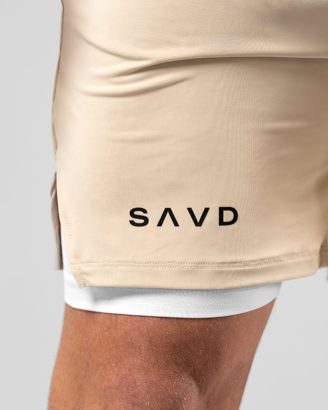 'Minimal Cross' Men's Performance Shorts – Taupe