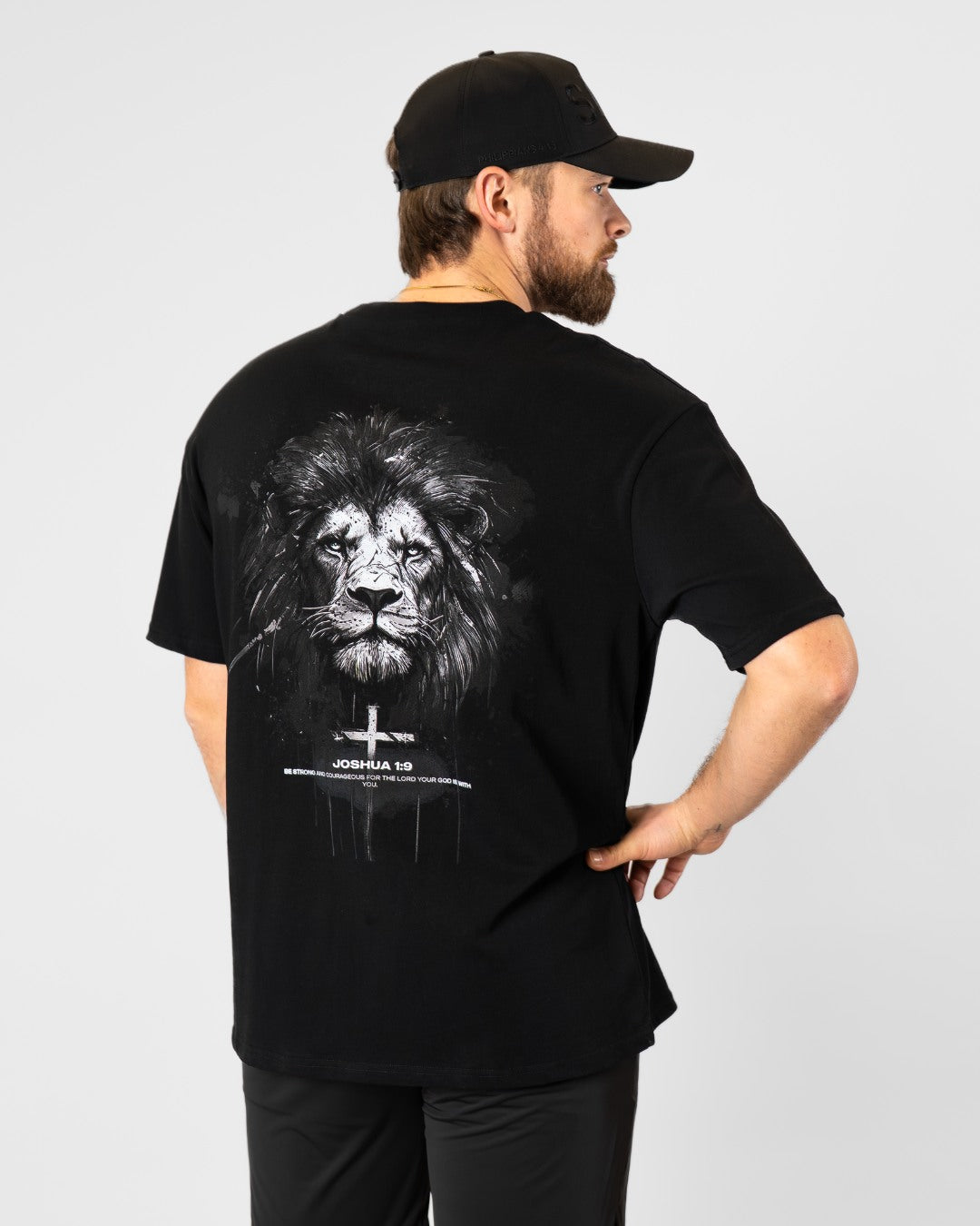 Joshua 1:9 Lion Oversized T-Shirt
