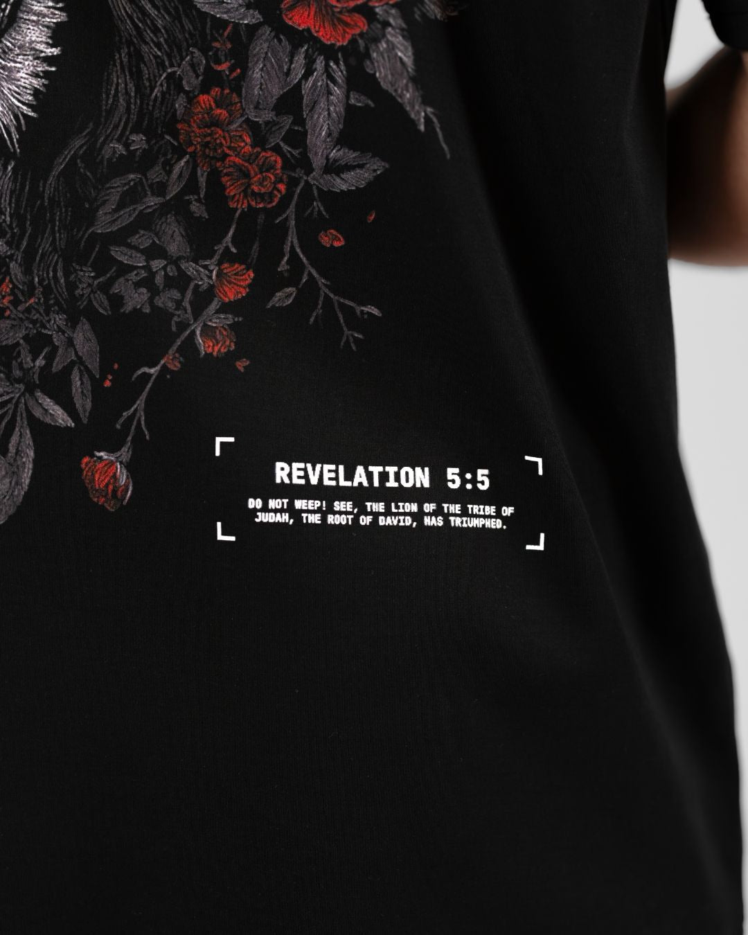 Revelation 5:5 'Lionheart' Men’s Oversized T-Shirt